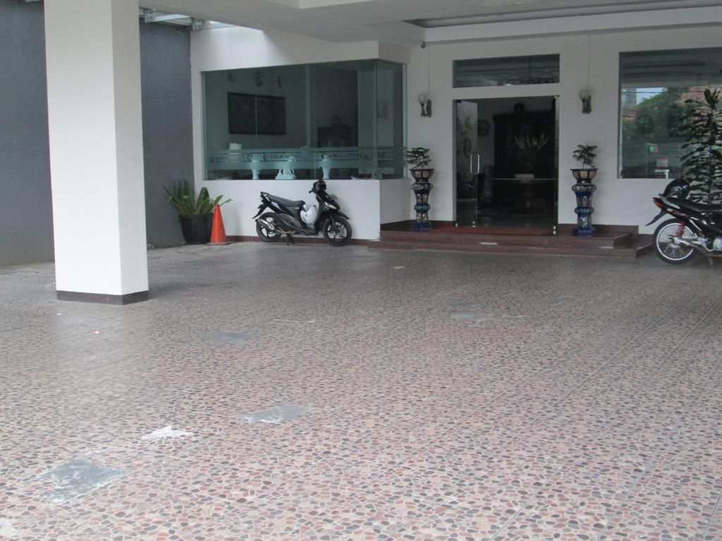 Hotel Emia Bandung Exterior foto